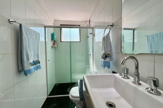 Banheiro Social de apartamento à venda com 4 quartos, 230m² em Itapoã, Belo Horizonte