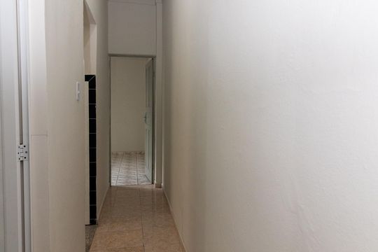 Corredor de apartamento para alugar com 2 quartos, 55m² em Realengo, Rio de Janeiro