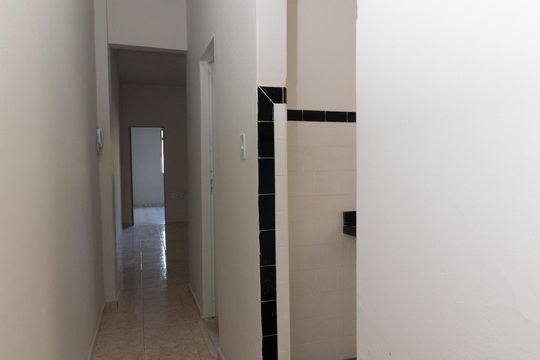 Corredor de apartamento para alugar com 2 quartos, 55m² em Realengo, Rio de Janeiro