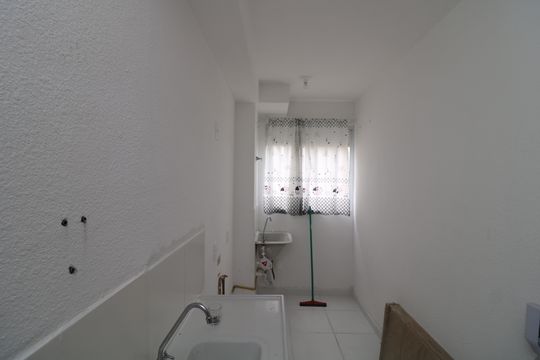 Cozinha de apartamento para alugar com 2 quartos, 49m² em Parque São Lourenço, São Paulo