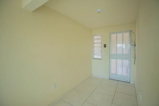 Sala de apartamento para alugar com 2 quartos, 45m² em Porto Novo, São Gonçalo