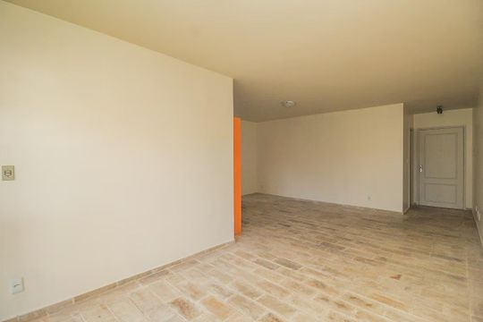 Sala de apartamento à venda com 3 quartos, 110m² em Moinhos de Vento, Porto Alegre