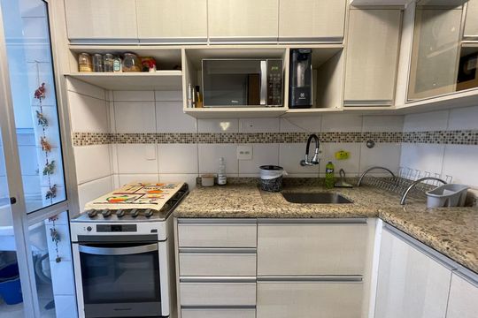 Cozinha de apartamento à venda com 2 quartos, 53m² em Jardim Arpoador, São Paulo