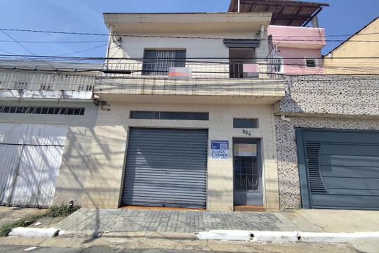 Fachada de casa à venda com 1 quarto, 120m² em Vila Mesquita, São Paulo