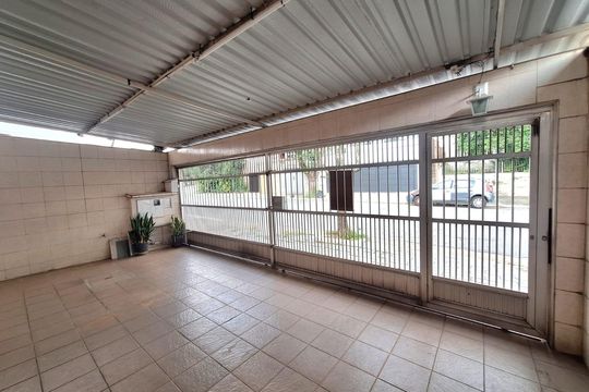 Garagem de casa à venda com 3 quartos, 182m² em Planalto Paulista, São Paulo