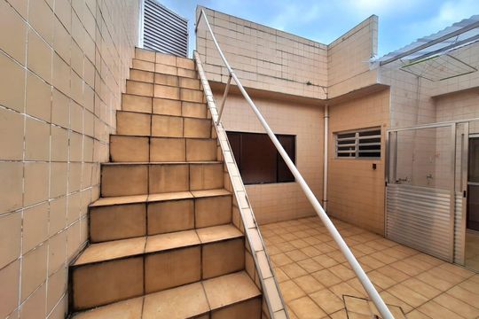 Área externa de casa à venda com 3 quartos, 182m² em Planalto Paulista, São Paulo