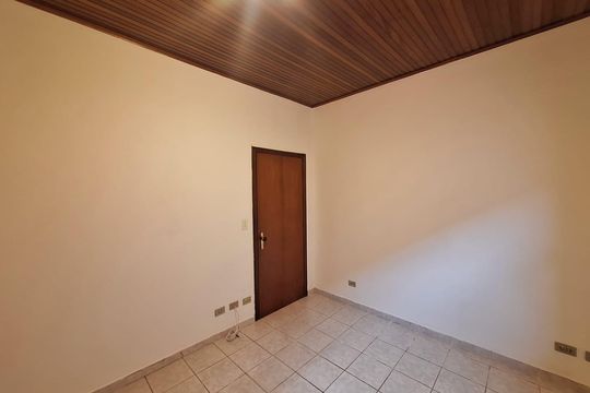 Quarto de casa à venda com 3 quartos, 182m² em Planalto Paulista, São Paulo