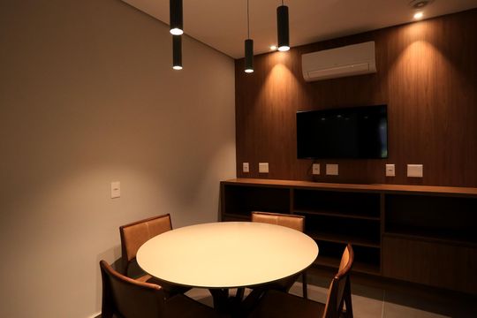 Sala de Reunião de kitnet/studio para alugar com 1 quarto, 40m² em Santa Efigênia, Belo Horizonte