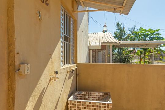 Área de Serviço de casa para alugar com 2 quartos, 250m² em Mathias Velho, Canoas