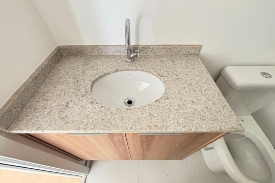 Banheiro de apartamento para alugar com 2 quartos, 39m² em Vila Nova Conceição, São Paulo