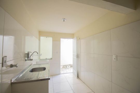 Cozinha e Área de Serviço de casa de condomínio para alugar com 2 quartos, 65m² em Porto Novo, São Gonçalo