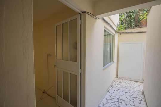 Quintal de casa de condomínio para alugar com 2 quartos, 65m² em Porto Novo, São Gonçalo