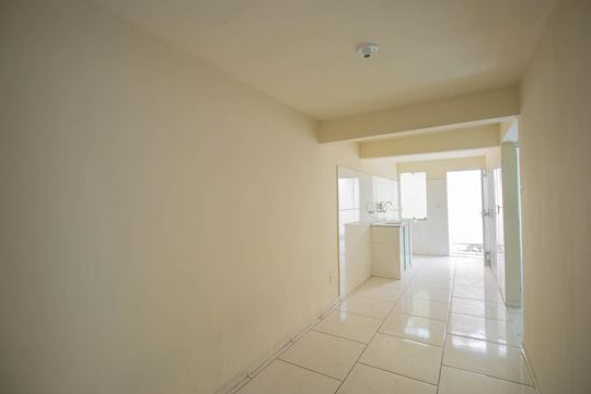 Sala de casa de condomínio para alugar com 2 quartos, 65m² em Porto Novo, São Gonçalo