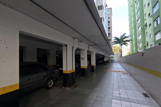 Área Comum - Garagem Coletiva de kitnet/studio para alugar com 1 quarto, 24m² em Aparecida, Santos