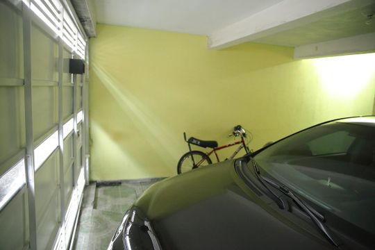 Garagem  de casa à venda com 3 quartos, 76m² em Bairro dos Casa, São Bernardo do Campo