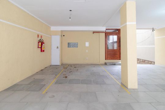 Garagem de apartamento para alugar com 2 quartos, 200m² em Medianeira, Porto Alegre