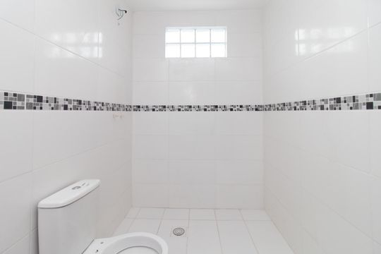 Banheiro de apartamento para alugar com 2 quartos, 200m² em Medianeira, Porto Alegre