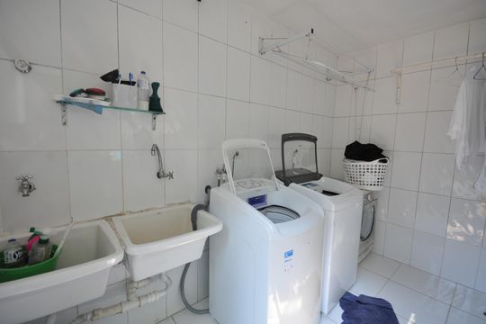Área de Serviço de casa à venda com 4 quartos, 510m² em Sítio Barrocada, São Paulo