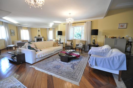 Casa à venda com 4 quartos, 510m² em Sítio Barrocada, São Paulo