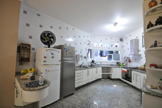 Cozinha de casa à venda com 4 quartos, 510m² em Sítio Barrocada, São Paulo