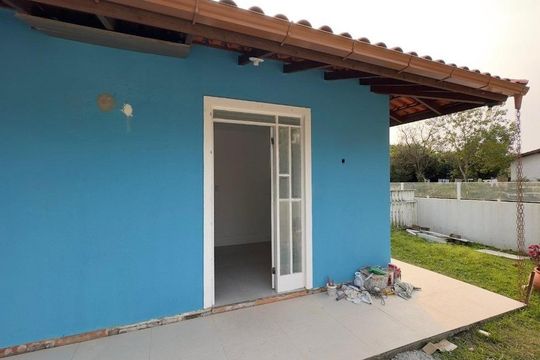 Fachada de casa para alugar com 3 quartos, 89m² em Jurerê, Florianópolis