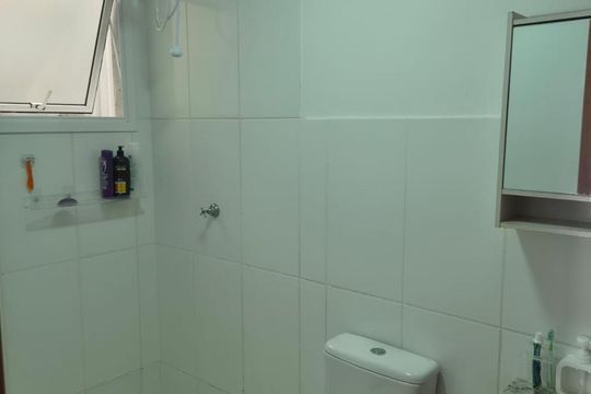 Banheiro de apartamento à venda com 2 quartos, 55m² em Santo Afonso, Novo Hamburgo