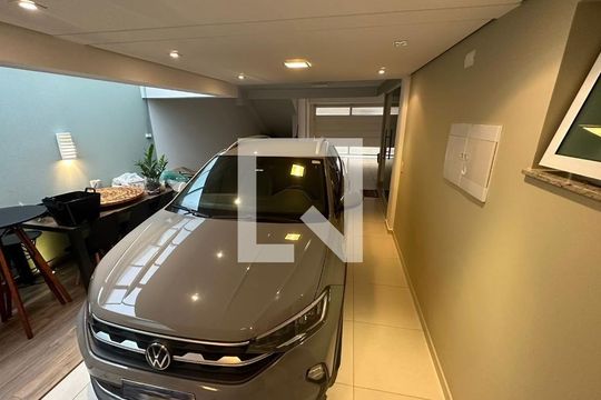 Garagem de casa à venda com 4 quartos, 320m² em Tremembé, São Paulo