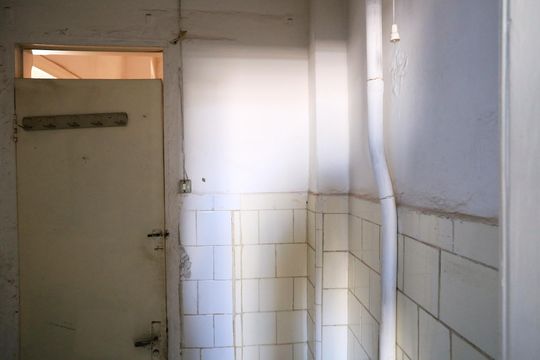 Banheiro de serviço de apartamento para alugar com 3 quartos, 100m² em Centro, Belo Horizonte