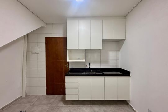 Cozinha de apartamento para alugar com 1 quarto, 50m² em Jardim Casablanca, São Paulo