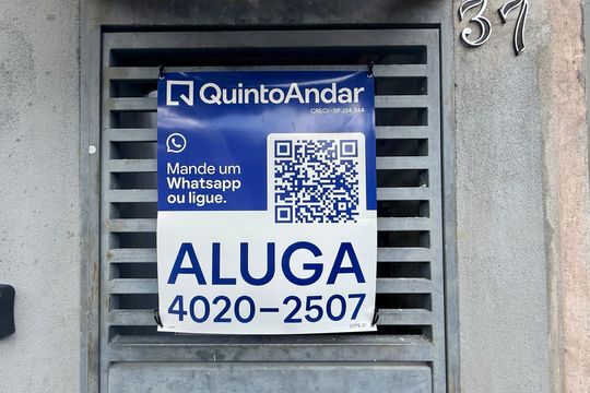 Placa de apartamento para alugar com 1 quarto, 50m² em Jardim Casablanca, São Paulo