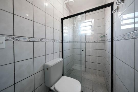 Banheiro de apartamento à venda com 2 quartos, 46m² em Conjunto Habitacional Padre Manoel da Nobrega, São Paulo