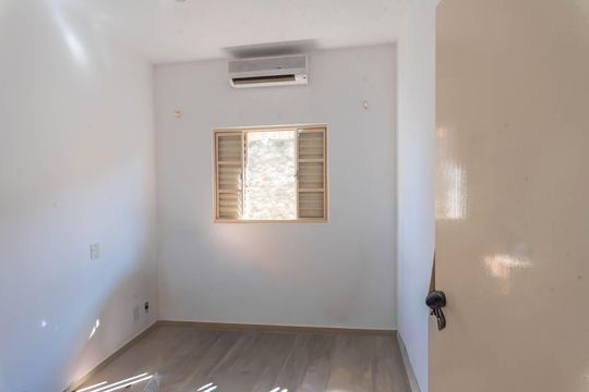 Quarto 2 de casa à venda com 3 quartos, 400m² em Jardim Paraíso de Viracopos, Campinas