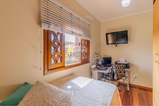 Casa à venda com 3 quartos, 353m² em Parque Peruche, São Paulo