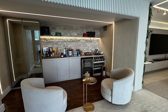 Sala de casa de condomínio à venda com 4 quartos, 400m² em Vargem Grande, Rio de Janeiro