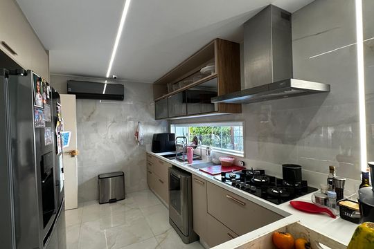 Cozinha de casa de condomínio à venda com 4 quartos, 400m² em Vargem Grande, Rio de Janeiro