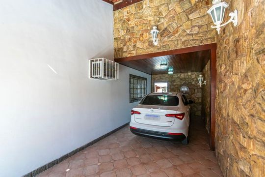 Garagem de casa à venda com 3 quartos, 250m² em Vila da Penha, Rio de Janeiro