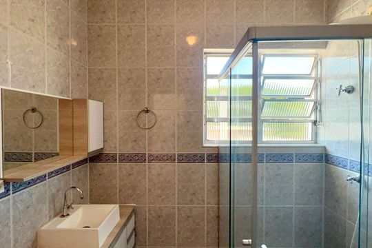 Banheiro da Suíte de casa para alugar com 3 quartos, 240m² em Vila Madalena, São Paulo