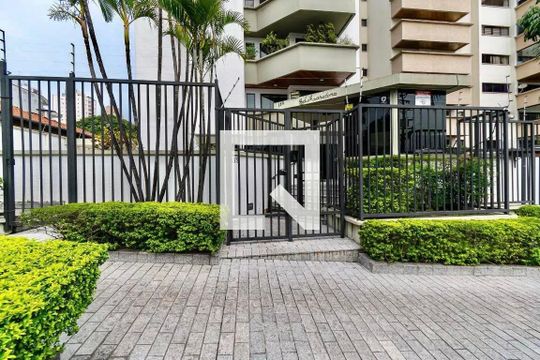 Fachada de apartamento à venda com 3 quartos, 180m² em Vila Alexandria, São Paulo