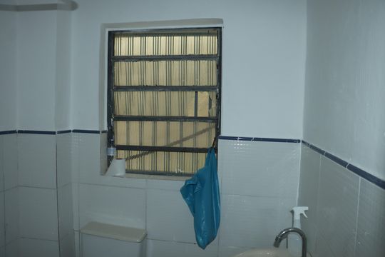 Banheiro social de casa para alugar com 1 quarto, 85m² em Granja Carolina, Cotia