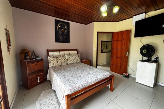 Casa para alugar com 3 quartos, 416m² em Sítio São José, Viamão
