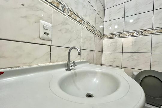 Banheiro de apartamento para alugar com 2 quartos, 60m² em Cupecê, São Paulo