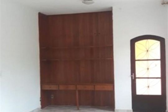Casa à venda com 3 quartos, 241m² em Jardim Santa Teresinha, São Paulo