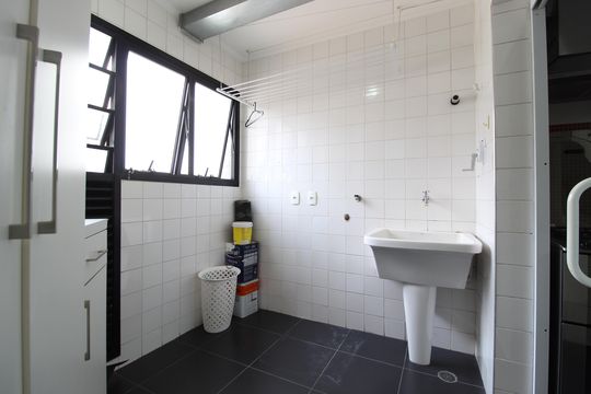 Área de Serviço de apartamento para alugar com 1 quarto, 105m² em Vila Nova Conceição, São Paulo