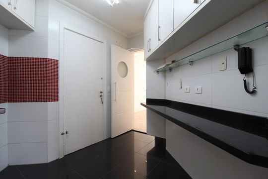 Cozinha de apartamento para alugar com 1 quarto, 105m² em Vila Nova Conceição, São Paulo