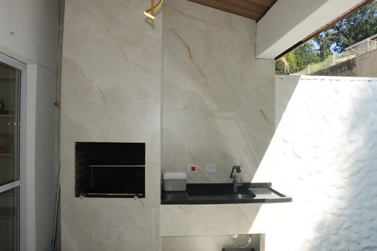 Casa de Condomínio para alugar com 3 quartos, 103m² em Caiapia, Cotia