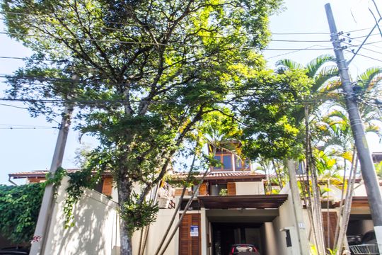 Vista da Rua de casa de condomínio para alugar com 3 quartos, 240m² em Centro de Apoio I (alphaville), Santana de Parnaíba