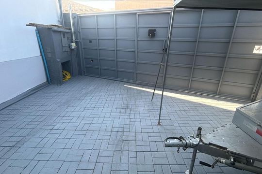 Garagem de casa à venda com 2 quartos, 180m² em Jaguará, São Paulo