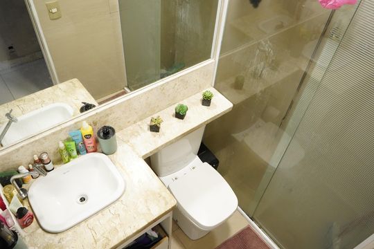 Banheiro de apartamento à venda com 2 quartos, 54m² em Tatuapé, São Paulo