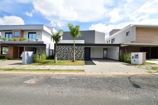Fachada de casa de condomínio à venda com 3 quartos, 423m² em Lot. Residencial Arborais, Campinas