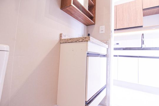 Banheiro de kitnet/studio para alugar com 1 quarto, 17m² em Santana, São Paulo